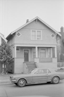 [2425 Franklin Street]