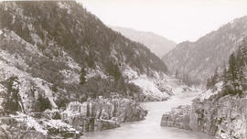 Hill's [Hell's] Gate Canyon, Fraser River