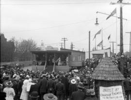 [Crowds surrounding a building during a wartime carnival on the Cambie Street Grounds]