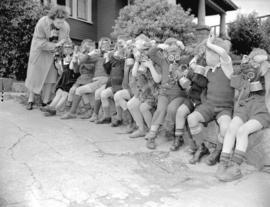 A.R.P. children's gas mask [demonstration]