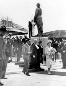[King George VI and Queen Elizabeth after unveiling the statue of Captain G. Vancouver at City Hall]