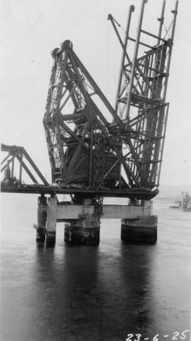 Bascule counterweight system : June 23, 1925