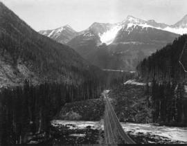 The Loop C.P.R. Selkirks showing four tracks