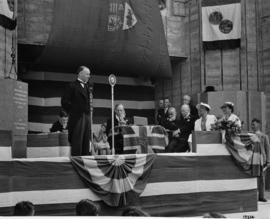 His Worship Gerald Grattan McGeer, K.C., M.P., Mayor of Vancouver, addresses assemblage [at City ...