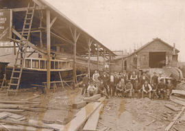 [Group photograph of Vancouver Shipyard Co. Ltd employees]