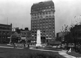 [Victory Square and the cenotaph]