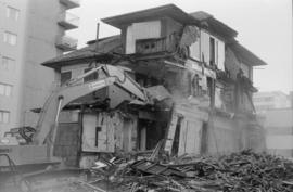 Demolition of Burrard St. VGCC [Vancouver Gay and Lesbian Community Centre]
