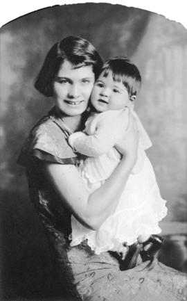 Margaret Vietta Barton aged 9 months and her mother