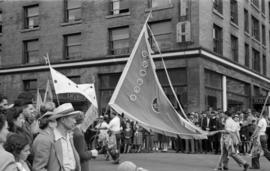 [Spectators during Chinese parade during VJ Day celebrations]