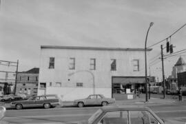 [Building at intersection of Main Street and Alexander Street - People's Search]
