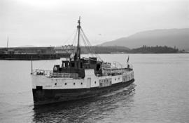 [Union Steam Ship's "Lady Sylvia" entering harbour]