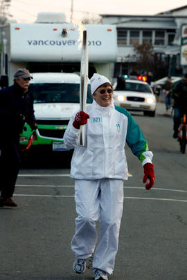 Day 038, torchbearer no. 021, Lynn B - Quebec