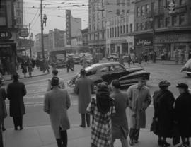 Street scenes : traffic during street car strike [Cunningham Drugs]