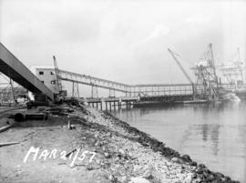Raw sugar dock construction: dredging berth