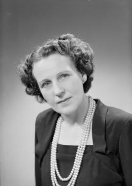 [Portrait of] Mrs. G.S. Robertson