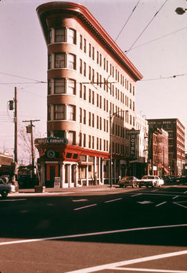 [Maple Tree Square prior to construction showing Hotel Europe at 43 Powell Street]