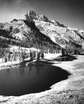 [Elfin Lakes and Garibaldi Mountain]