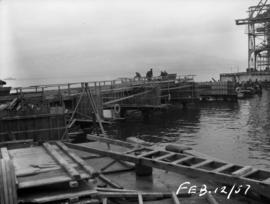 Raw sugar dock construction: building deck