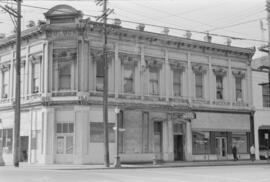 [Water Street and Carrall Street intersection - Herman Block building, 1 of 2]