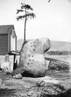 [Sunz Rock at Prospect Point]