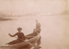 [Isabelle, Isobel and L.A. Hamilton canoeing in False Creek]