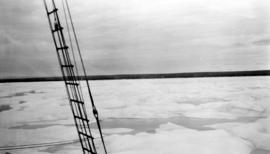 [View of an ice floe from the "St. Roch"]