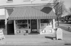 [6292 East Boulevard - Funs Grocery]