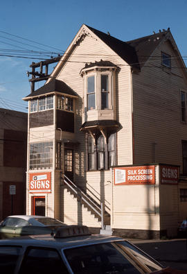 [Craner Sign and Silk Screen Studios at] 151 E[ast] 8th [Avenue]