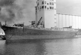 [Arrival of the "Island Tug" C24 on board a Crown Zellerbach ship]