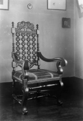 Mr. McLennan - Antique furniture [Chair]