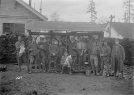 [Group portrait of soldiers in camp]