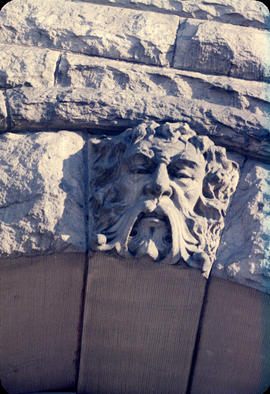 Detail Southwest Arch Queen's Hotel [342 Water Street]