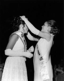 Patsy McPhee, Miss P.N.E. 1969 being crowned by previous year's winner