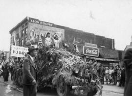 V-J Day parade float on Powell Street