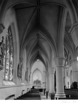 Holy Rosary Cathedral, 646 Richards Street, aisle