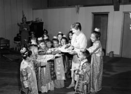 Ellen Randells with children from "The King and I"