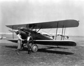 Lieut. Clancy Fernandes, L. [Lucy] Wallingford - Waco - Am. [American] Aircraft, Angles Mesa Dr.