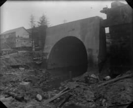 Construction of sewer outfall on 6th Avenue