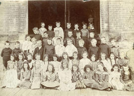 Elementary school class portrait