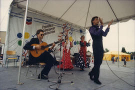 Mosaico Flaminci performing on Chevron Stage