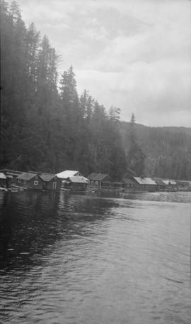 Float homes along shore