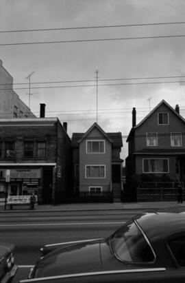[371 East Hastings Street - Koby Japanese Food Centre and adjacent houses]