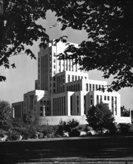 [View of City Hall from the Normal School grounds]