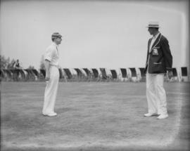 Cricket - Men on field