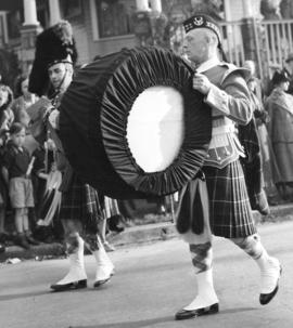 [A drummer and piper in the funeral procession for General Stewart]