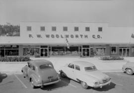 Dixon and Murray Ltd. : cars in front of Woolworth