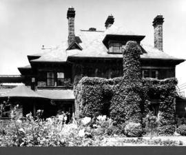 Angus Apartments (Gabriola), 1531 Davie Street, east facade