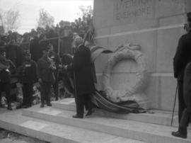 Unveiling of cenotaph - Victory Square
