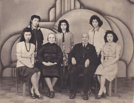 Goon Ling Dang family - 1943