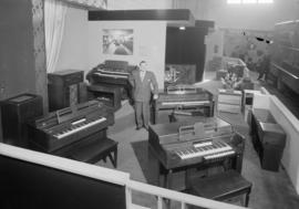 Hudson's Bay Co. : booth P.N.E. : organ display